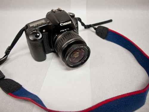 Canon EOS 30D Kit de câmera SLR digital 8,2MP com EF-S 18-55mm f/3.5-5.6 Lente