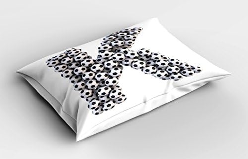 Ambesonne Letter K Pillow Sham, design de alfabeto com composição de bolas de futebol com tema esportivo ao ar livre, travesseiro impresso de tamanho padrão decorativo, 26 x 20, preto e branco