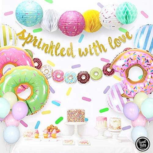 Sweet Baby Co. Donut Sprinkle Decorações de chá de bebê menino ou feminino de festas com salpicos com banner de ouro do amor, rosquinhas e balões de faixa de doces, pano de fundo, guirlanda, lanterna, bailes de favo de mel