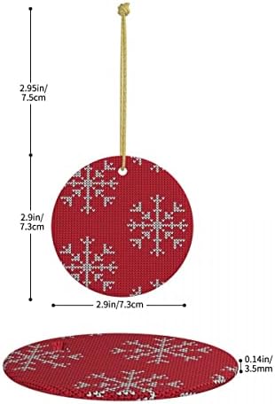 Padrão de malha com floco de neve branco e fronteira ornamental sobre ornamentos personalizados de fundo vermelho para ornamentos redondos de árvores de Natal-cerâmica