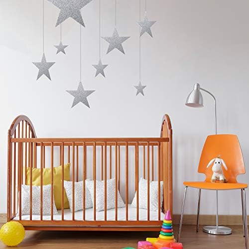 Estrelas de estrela prateada estrelado Cutouts Silver Glitter Star Fardboard com corda de nylon para decorações de festa prateada chá de bebê, 4 tamanhos