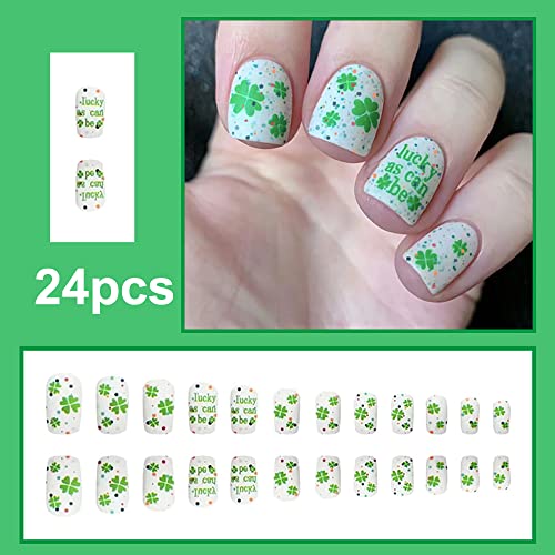 Pressione do dia de S.Patrick em unhas quadradas curtas verdes shamrocks falsos unhas de quatro folhas de trevo