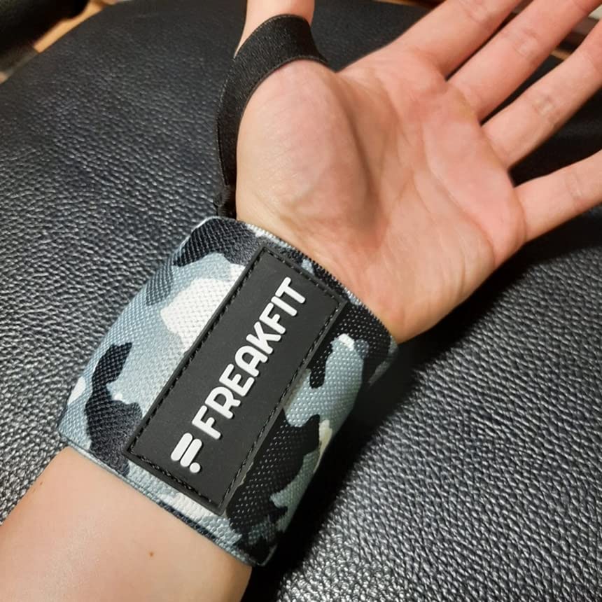 Freakfit Wrist envolve 1pair - Suporte de pulso com loops de polegar - musculação, levantamento de peso, levantamento de power, CrossFit Camo Gray Free