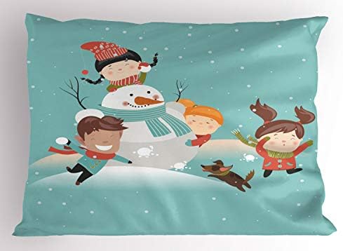 Ambesonne Winter Pillow Sham, desenho animado com cachorro se divertindo jogando bola de neve no boneco de neve,